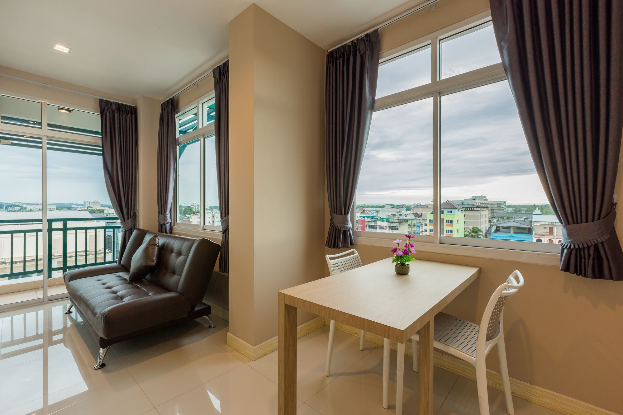 Evergreen Suite Hotel Surat Thani Buitenkant foto